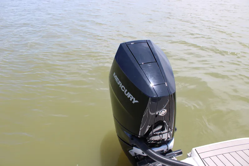 Slide: The Image of Sea Ray SDX 270 Outboard 2026 - 25