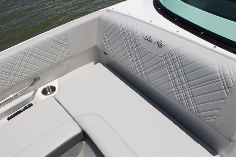 Slide: The Image of Sea Ray SDX 270 Outboard 2026 - 45