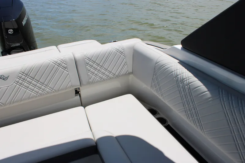 Slide: The Image of Sea Ray SDX 270 Outboard 2026 - 15