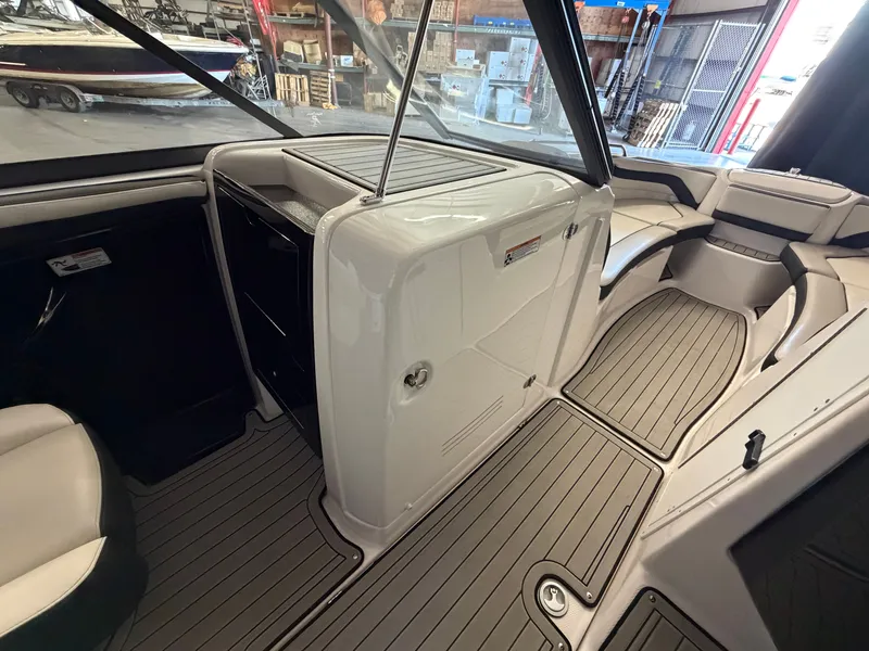 Slide: The Image of Yamaha 242S 2020 - 33