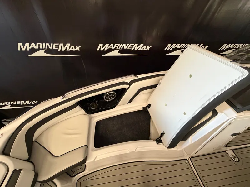 Slide: The Image of Yamaha 242S 2020 - 40