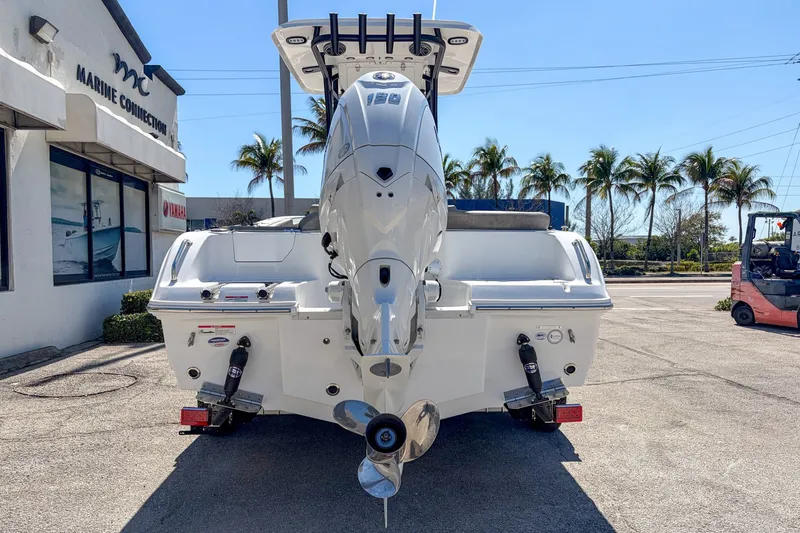 Slide: The Image of Sea Hunt Ultra 219 2026 - 5