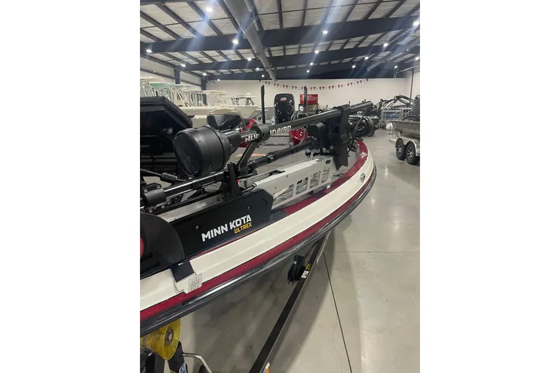Slide: The Image of 2018 Ranger Z521L boat with Minn Kota Ultrex motor in showroom. - 14