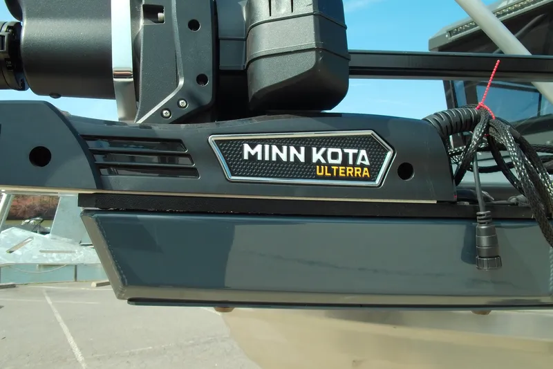 Slide: The Image of Minn Kota Ulterra motor on 2025 Stabicraft 2250 Ultra Centrecab boat. - 5