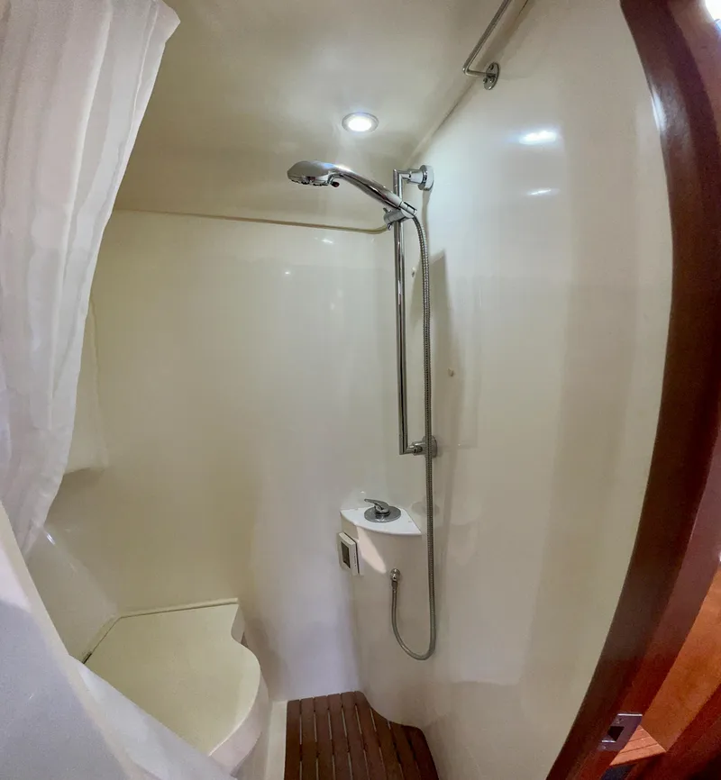 Slide: The Image of Compact shower area in 2016 Marlow Pilot 31 Pilot boat. - 39
