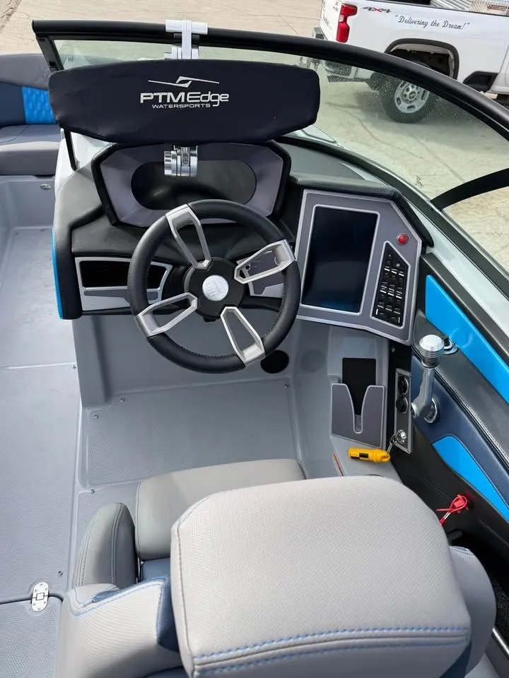 Slide: The Image of MasterCraft XT24 2022 - 3