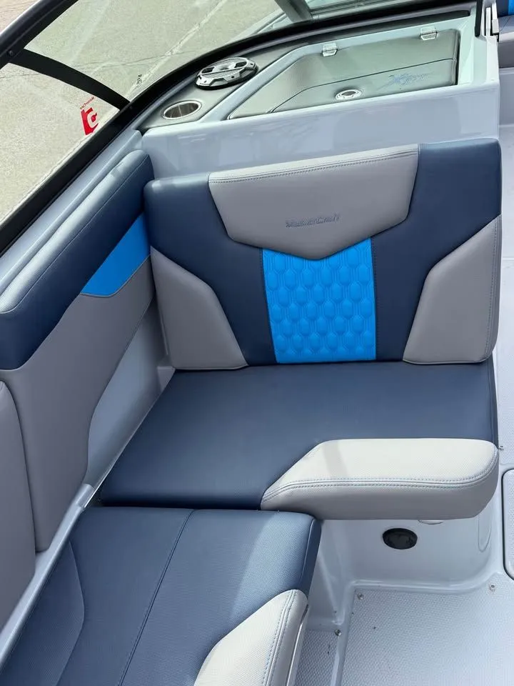 Slide: The Image of MasterCraft XT24 2022 - 4