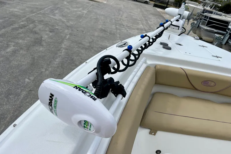 Slide: The Image of 2018 Sea Hunt Gamefish 27 Coffin Box boat with Minn Kota trolling motor. - 26