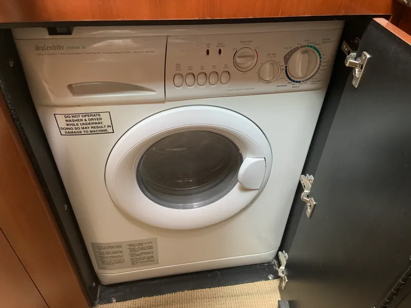 Slide: The Image of Splendide 2000S washer in 2005 Sea Ray 500 Sundancer yacht cabinet. - 32