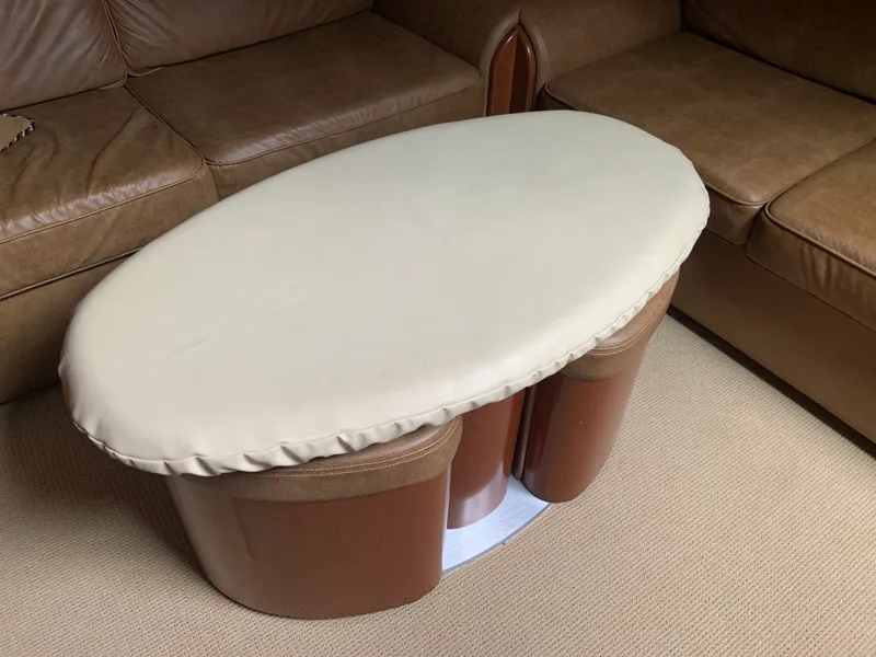 Slide: The Image of Oval table with beige cover on Sea Ray 500 Sundancer yacht, 2005 model. - 36
