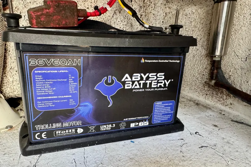 Slide: The Image of 36V 60Ah Abyss Battery in 2017 Blazer Bay 2400 boat, temperature-controlled technology. - 11