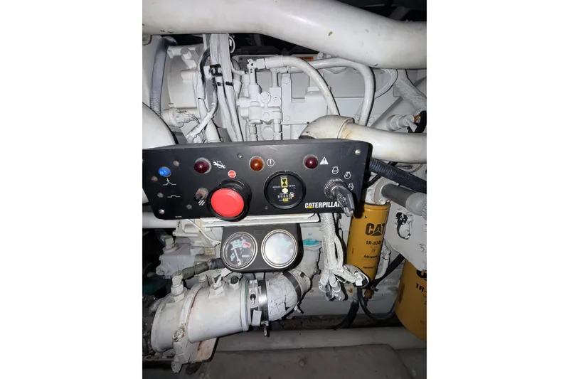 Slide: The Image of Engine control panel of a 2001 Sea Ray 560 Sedan Bridge yacht. - 36