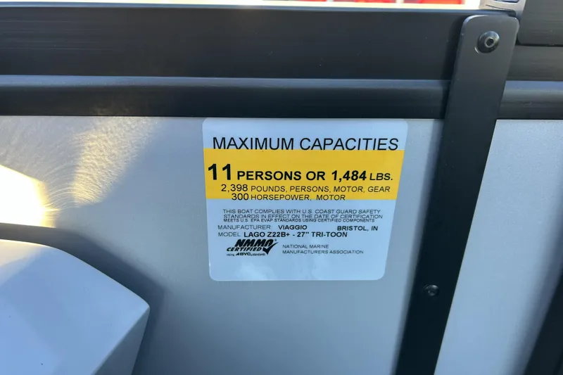 Slide: The Image of Viaggio Lago Z-B 22 boat capacity label, 11 persons or 1,484 lbs, 2026 model. - 10