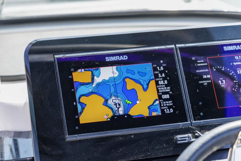 Slide: The Image of Sea Ray SLX 260 Outboard 2024 - 22