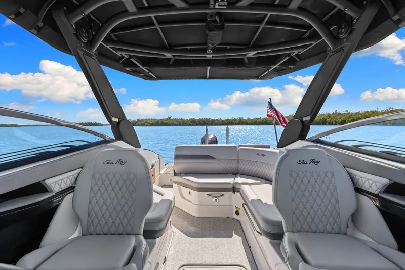 Slide: The Image of Sea Ray SLX 260 Outboard 2024 - 23
