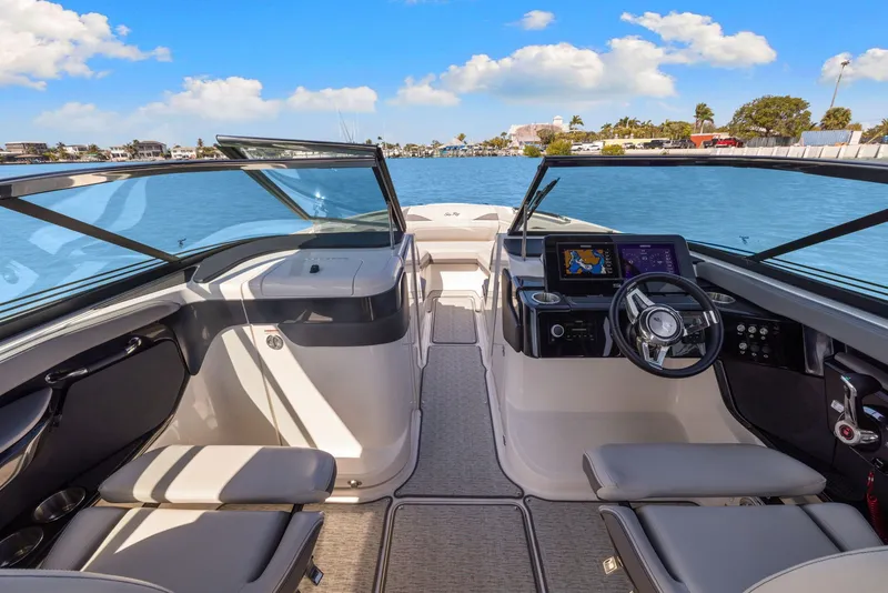 Slide: The Image of Sea Ray SLX 260 Outboard 2024 - 24