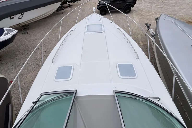 Slide: The Image of 2005 Formula 31 Performance Cruiser boat on display, top view of deck and hatches. - 44