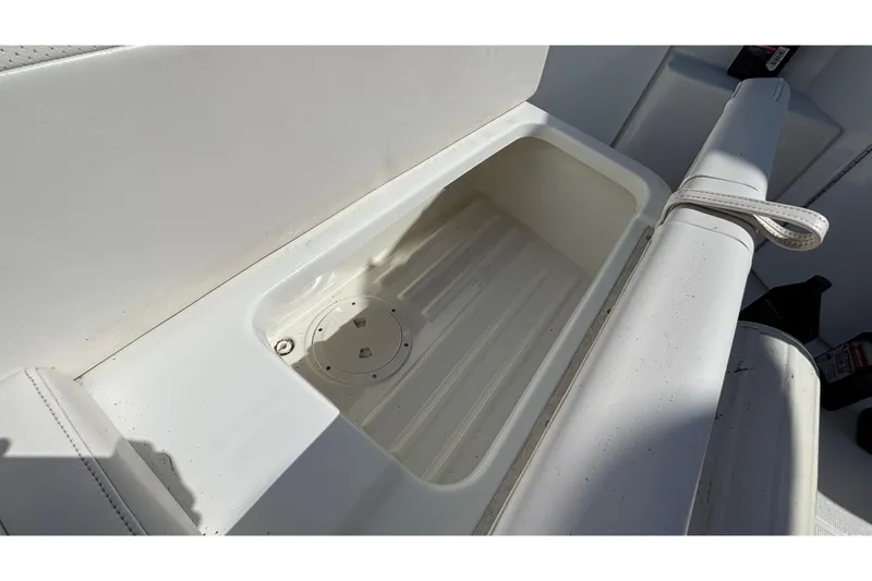 Slide: The Image of Storage compartment on a 2005 Formula 31 Performance Cruiser boat. - 72