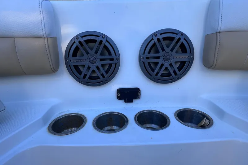 Slide: The Image of 2017 World Cat Glacier Bay Edition 2740 boat speakers and cup holders. - 43