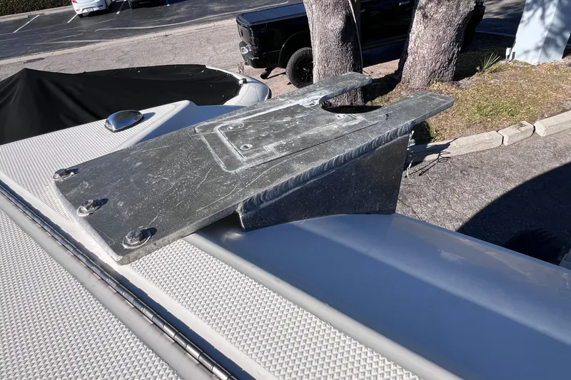 Slide: The Image of 2017 World Cat Glacier Bay Edition 2740 Dual Console boat anchor detail. - 45