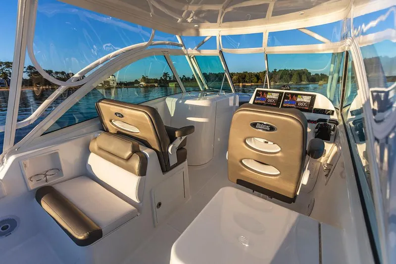 Slide: The Image of Yamaha 4.2L V6 250hp Outboards - 11