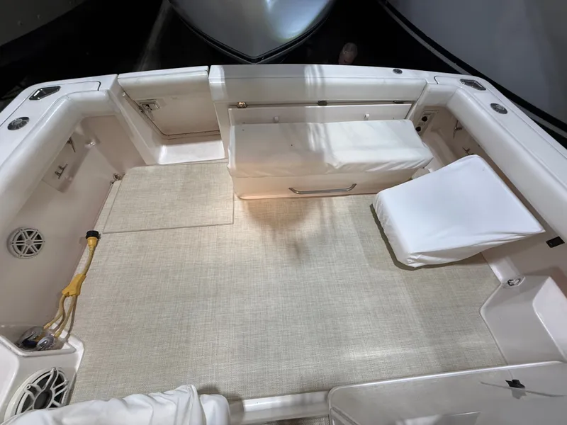 Slide: The Image of Tiara 3500 Open 2000 - 12