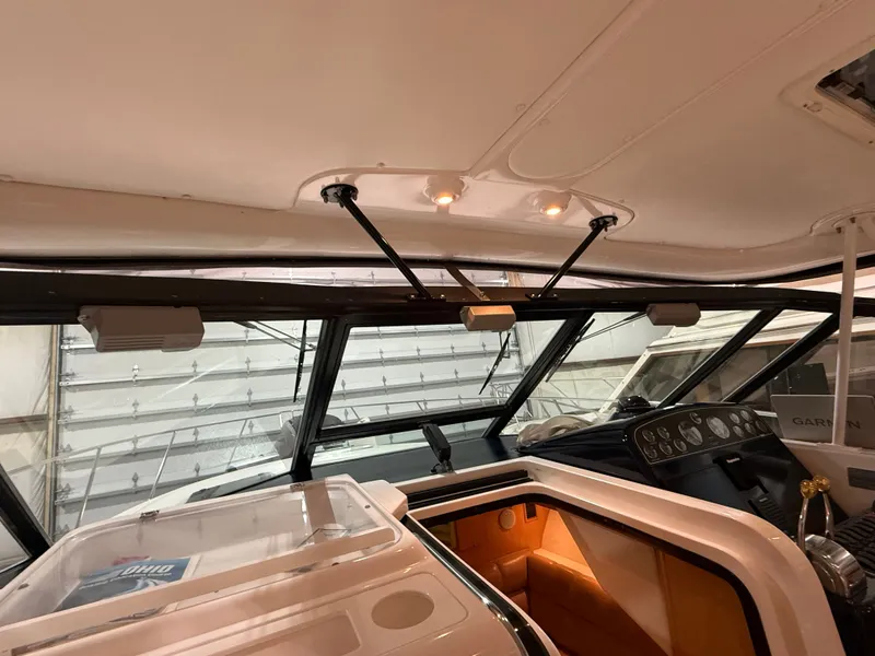 Slide: The Image of Tiara 3500 Open 2000 - 33