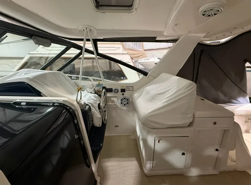 Slide: The Image of Tiara 3500 Open 2000 - 4