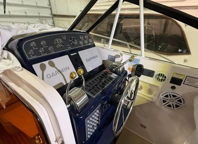 Slide: The Image of Tiara 3500 Open 2000 - 7