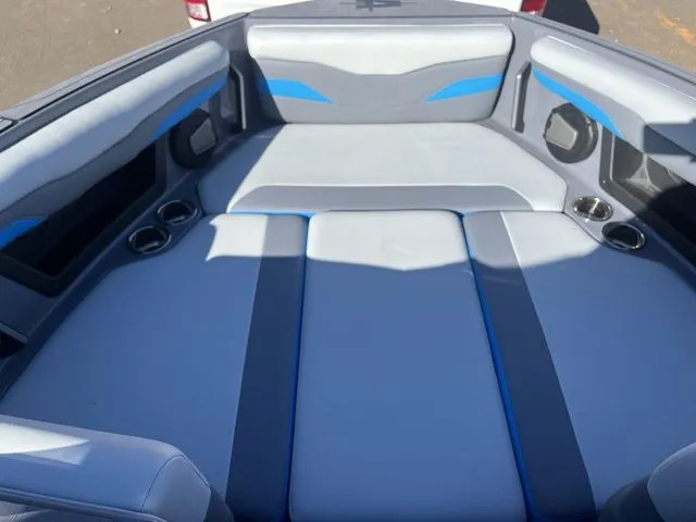 Slide: The Image of Axis T220 2024 - 16