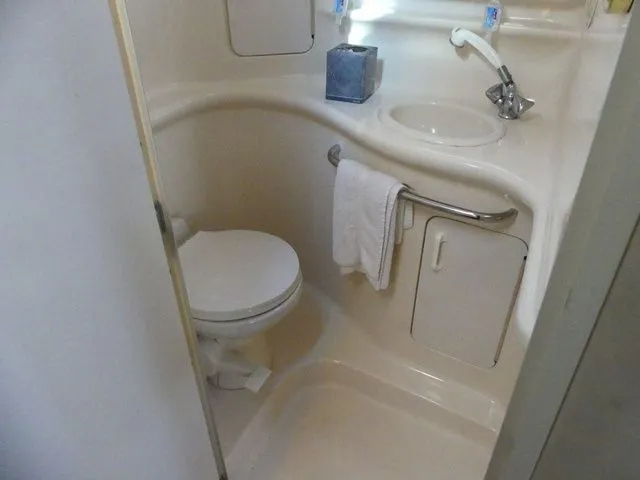 Slide: The Image of Sea Ray Sundancer 330 1998 - 15