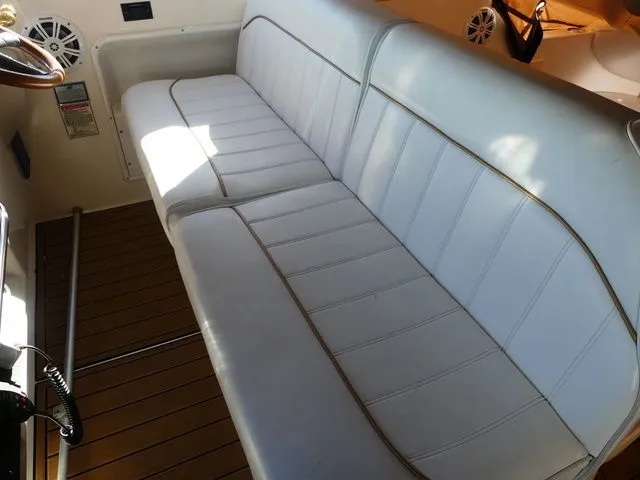 Slide: The Image of Sea Ray Sundancer 330 1998 - 8