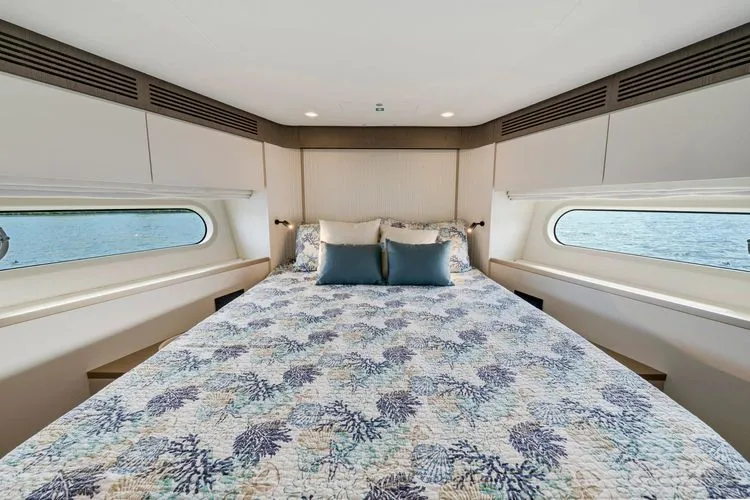 Slide: The Image of 2024 Azimut Magellano 60 - Image 34 - 34