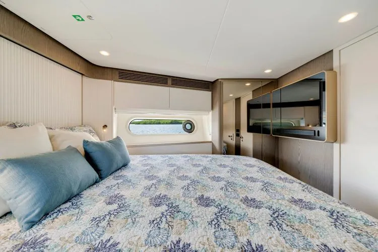 Slide: The Image of 2024 Azimut Magellano 60 - Image 35 - 35