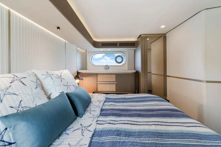 Slide: The Image of 2024 Azimut Magellano 60 - Image 37 - 37