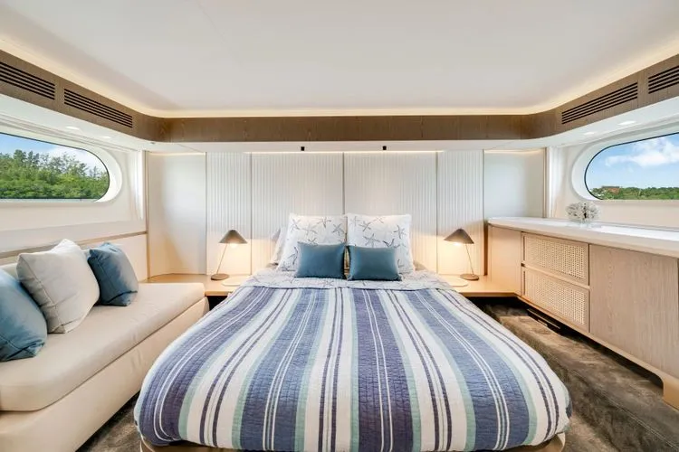 Slide: The Image of 2024 Azimut Magellano 60 - Image 38 - 38