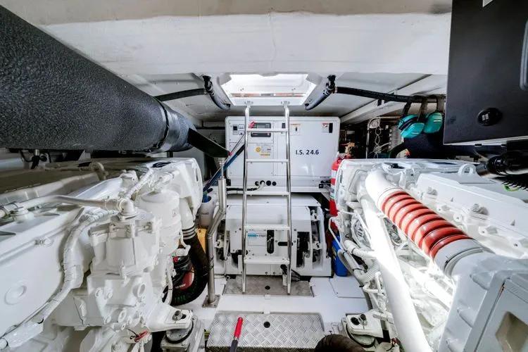 Slide: The Image of 2024 Azimut Magellano 60 - Image 60 - 60