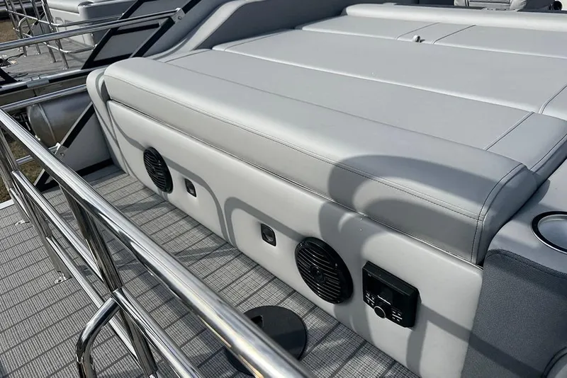 Slide: The Image of 2026 Bentley Pontoons Elite 253 Swingback Tritoon, featuring luxurious seating and modern amenities. - 37
