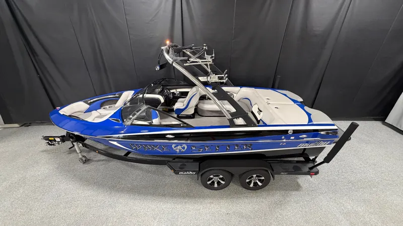 Slide: The Image of Malibu Wakesetter 21 VLX 2012 - 1