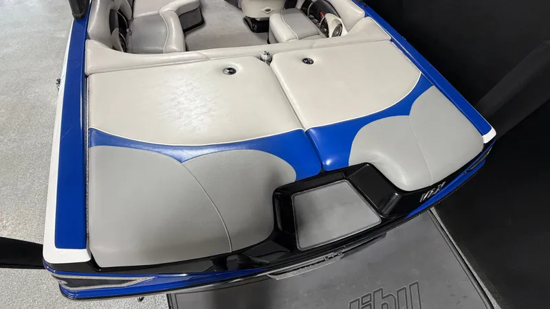 Slide: The Image of Malibu Wakesetter 21 VLX 2012 - 15