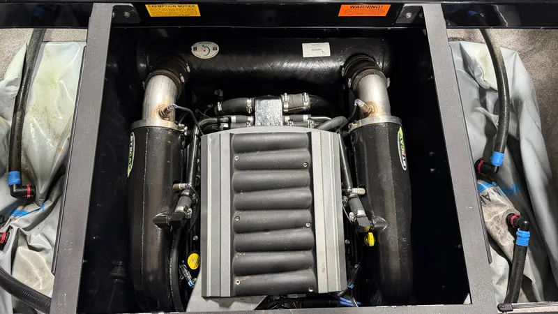 Slide: The Image of Malibu Wakesetter 21 VLX 2012 - 23