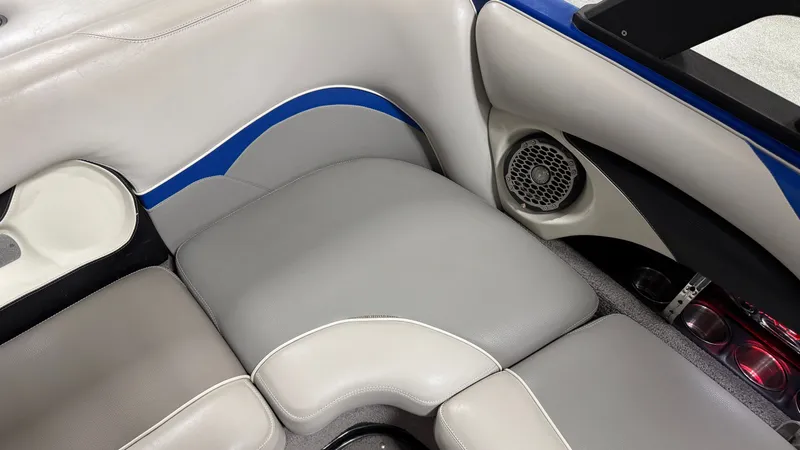 Slide: The Image of Malibu Wakesetter 21 VLX 2012 - 37
