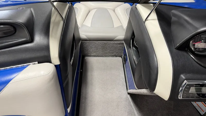 Slide: The Image of Malibu Wakesetter 21 VLX 2012 - 69