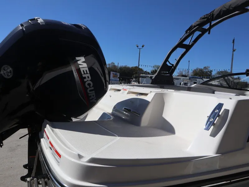 Slide: The Image of Bayliner VR4 Bowrider OB 2026 - 12