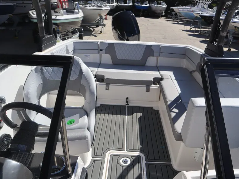 Slide: The Image of Bayliner VR4 Bowrider OB 2026 - 7