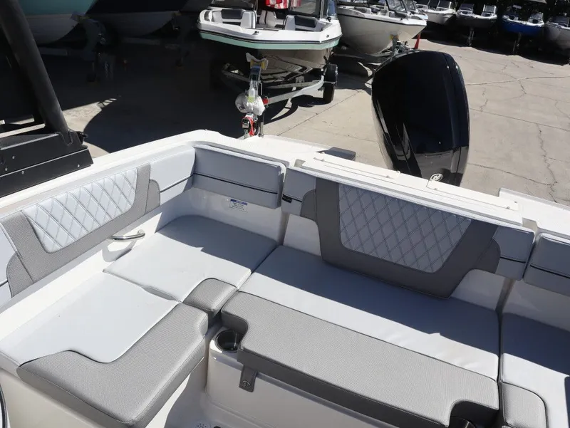 Slide: The Image of Bayliner VR4 Bowrider OB 2026 - 9