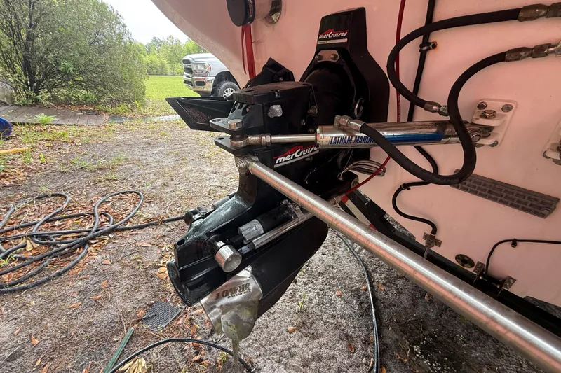 Slide: The Image of 1998 Donzi 33 ZX boat with MerCruiser outdrive and hydraulic steering system. - 73