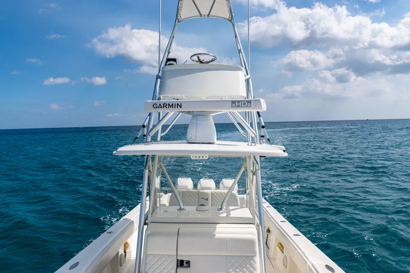 Slide: The Image of 2018 SeaVee 370Z boat on open ocean with Garmin xHD2 radar. - 56