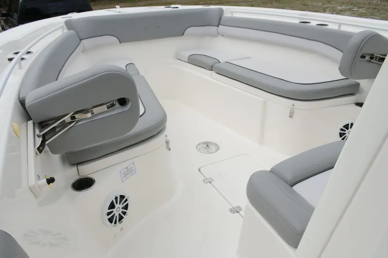 Slide: The Image of NauticStar 28 XS 2021 - 11