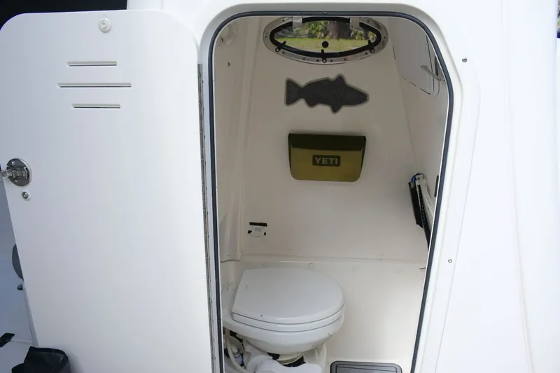 Slide: The Image of NauticStar 28 XS 2021 - 12